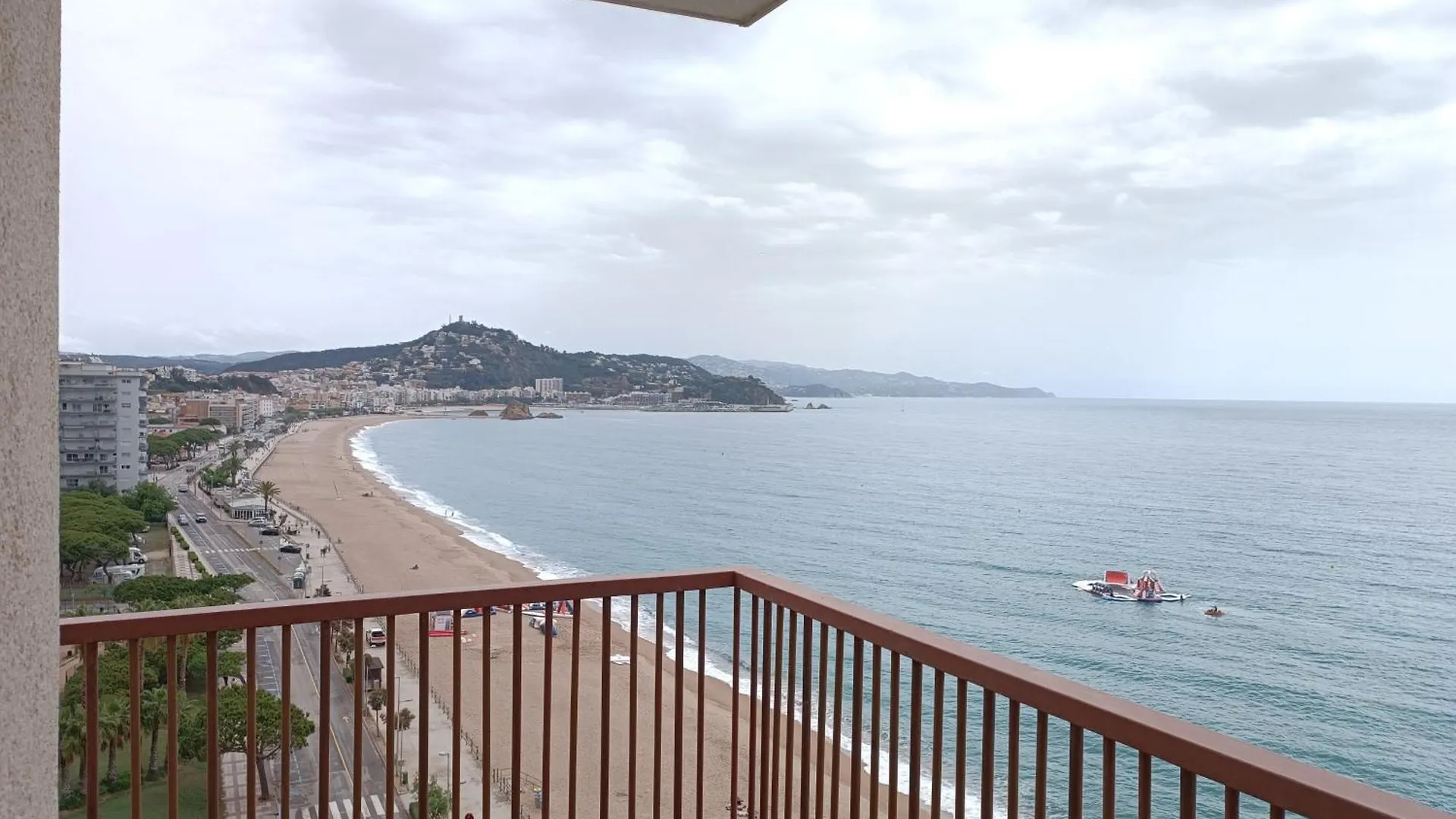 Aiguaneu Apartaments Els Pins Blanes